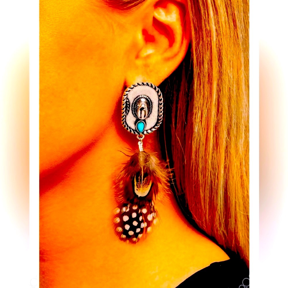🤠🐎 “FEATHERED FAIRY TALE” BROWN POST EARRINGS ~ PAPARAZZI❗️ - Picture 3 of 3